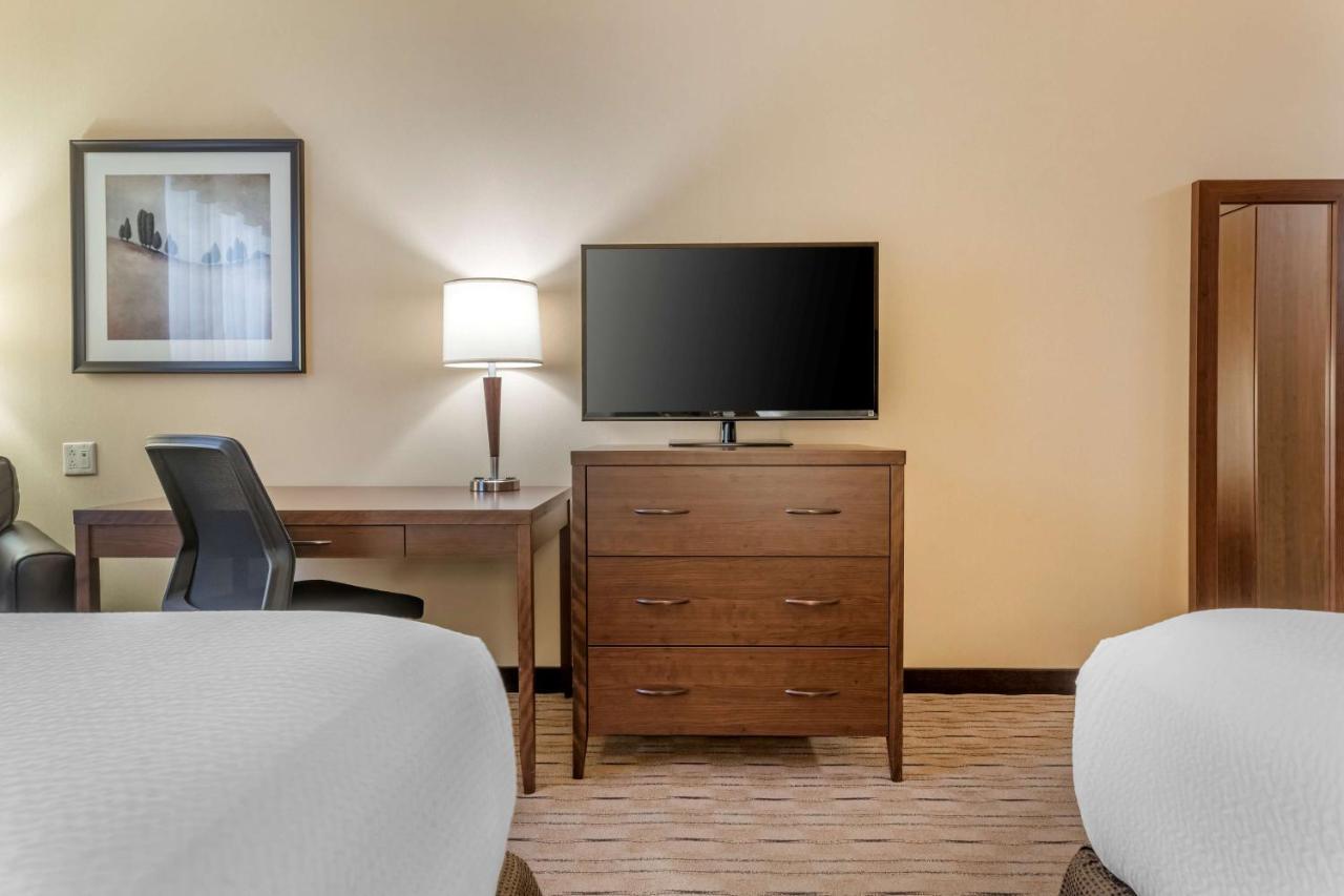 Best Western Plus, Bathurst Hotel & Suites Buitenkant foto