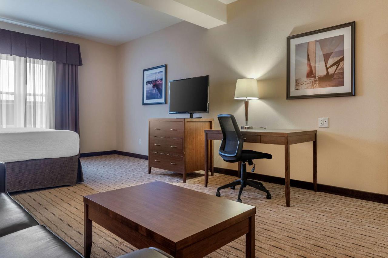 Best Western Plus, Bathurst Hotel & Suites Buitenkant foto