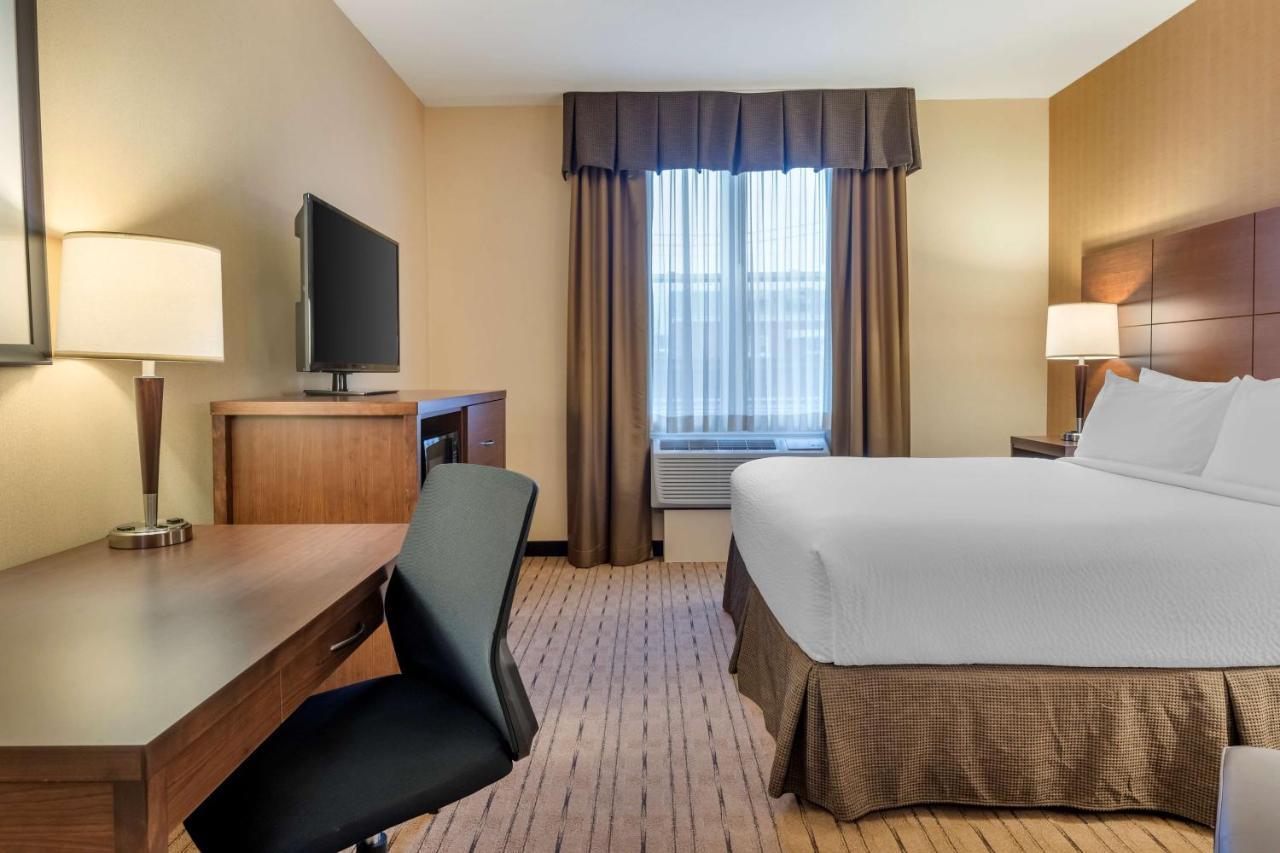 Best Western Plus, Bathurst Hotel & Suites Buitenkant foto