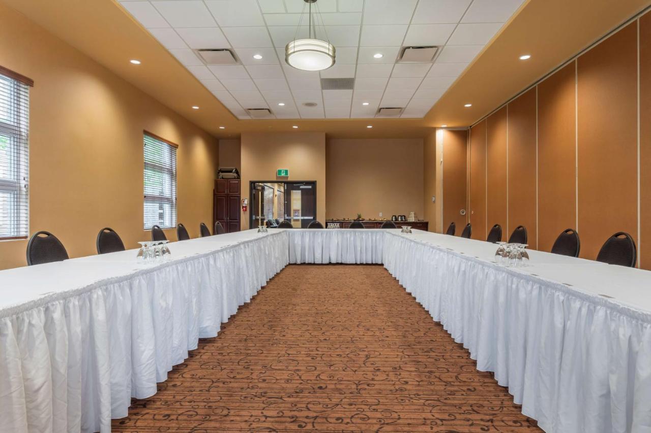 Best Western Plus, Bathurst Hotel & Suites Buitenkant foto