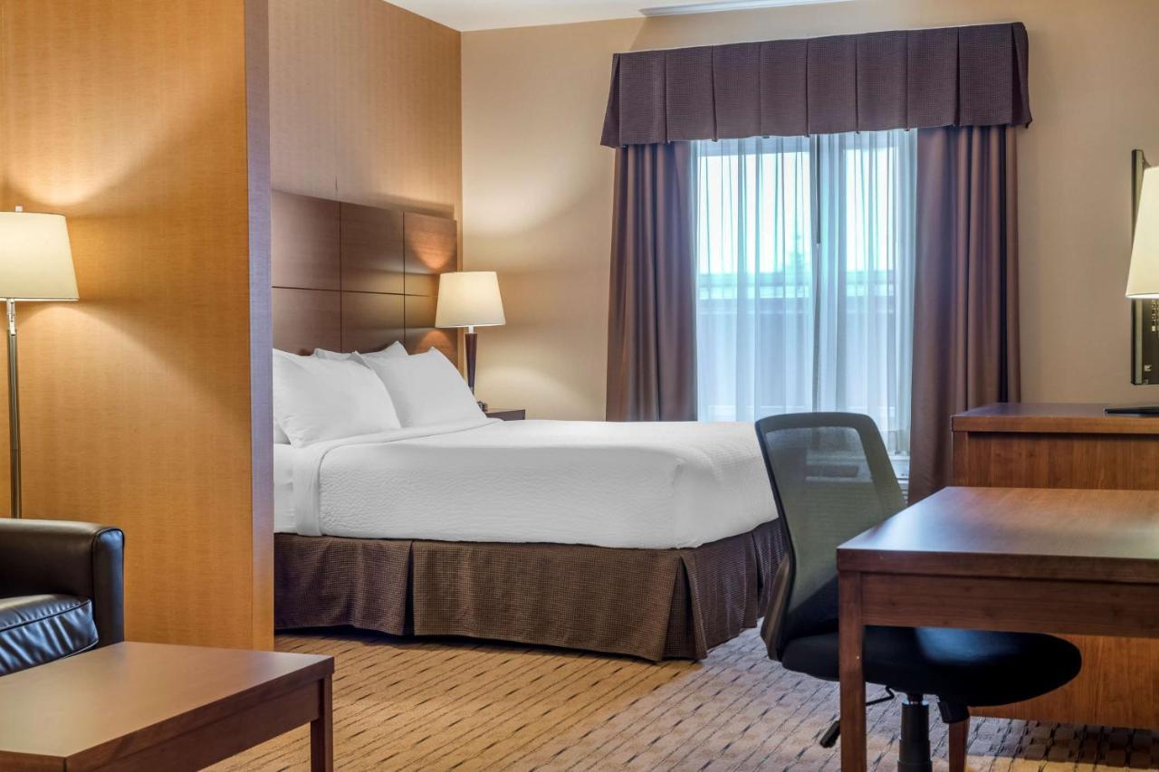 Best Western Plus, Bathurst Hotel & Suites Buitenkant foto
