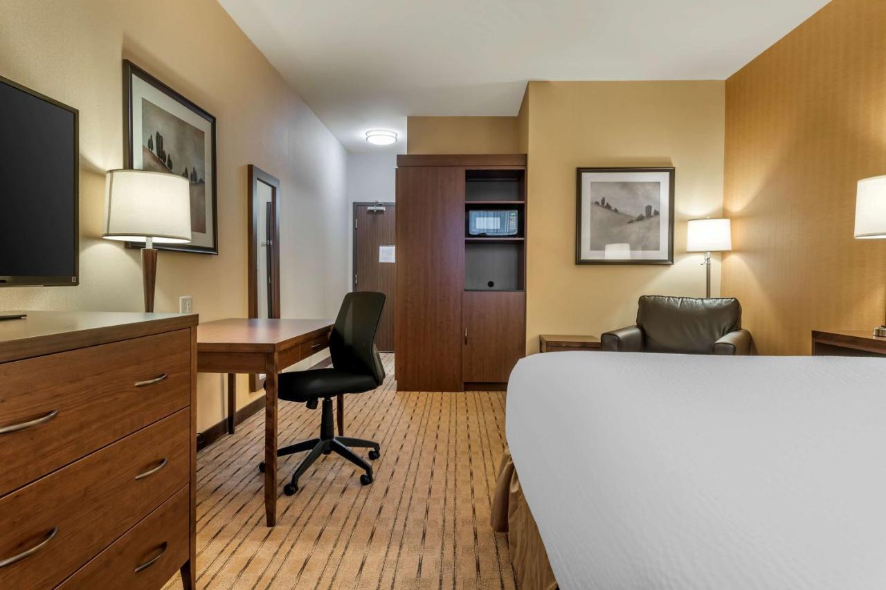 Best Western Plus, Bathurst Hotel & Suites Buitenkant foto