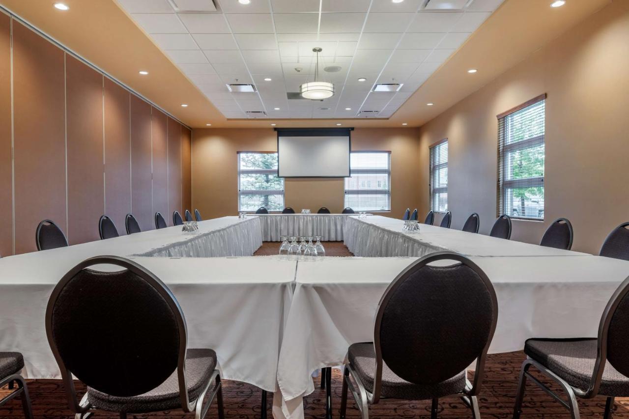 Best Western Plus, Bathurst Hotel & Suites Buitenkant foto