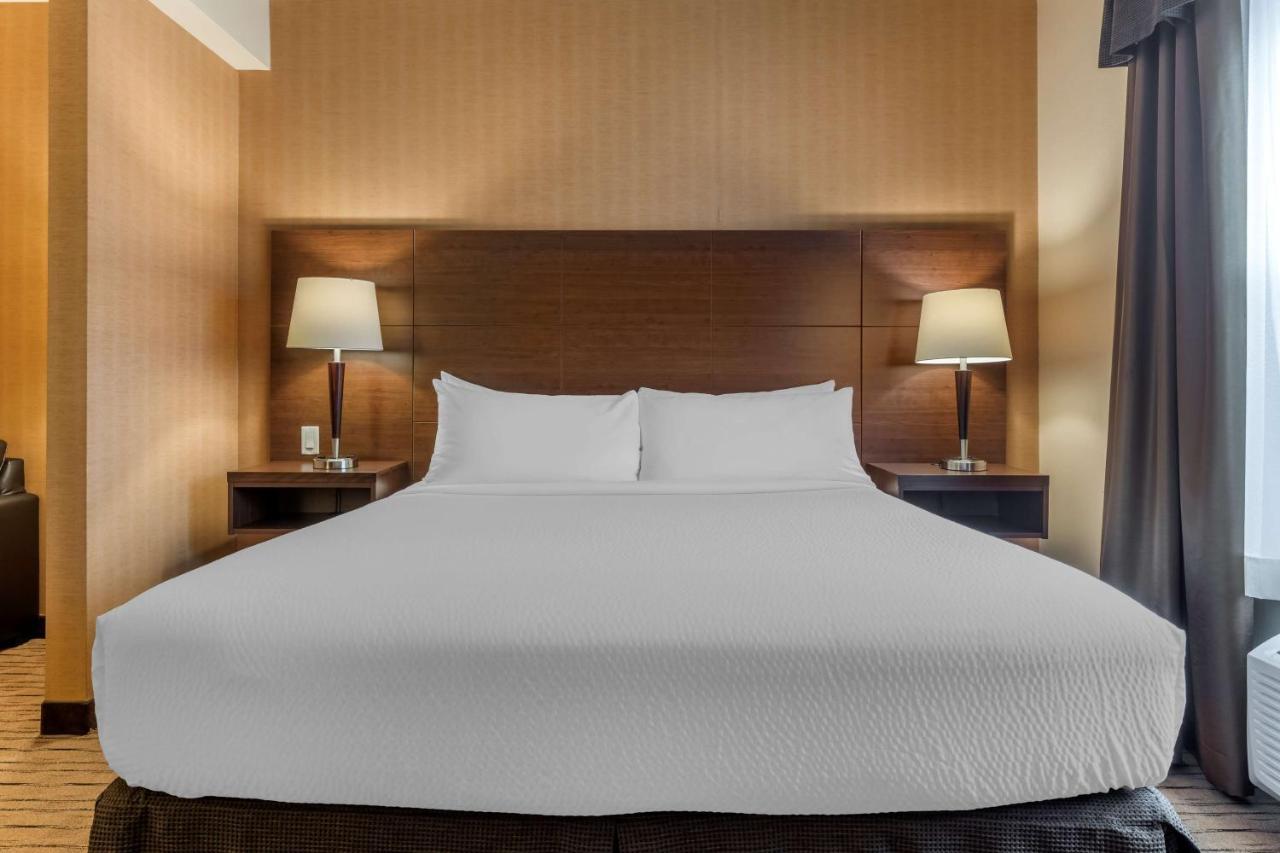 Best Western Plus, Bathurst Hotel & Suites Buitenkant foto