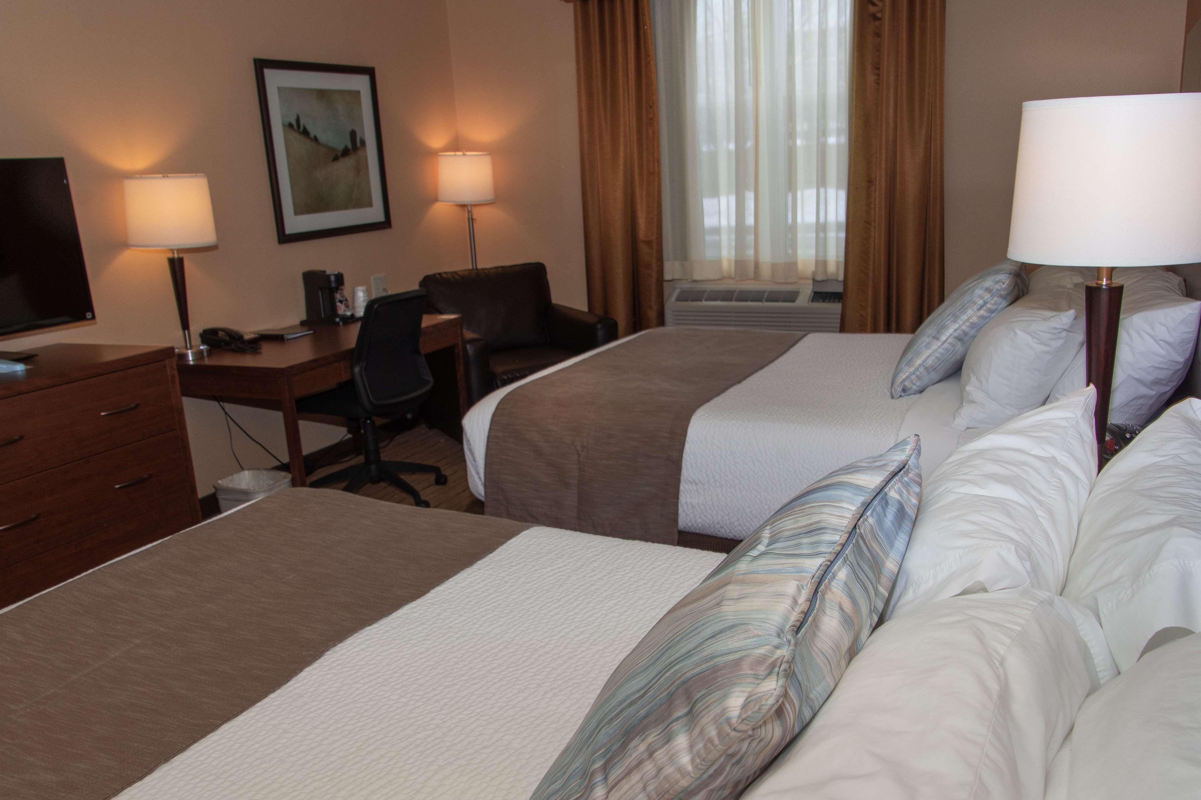Best Western Plus, Bathurst Hotel & Suites Buitenkant foto