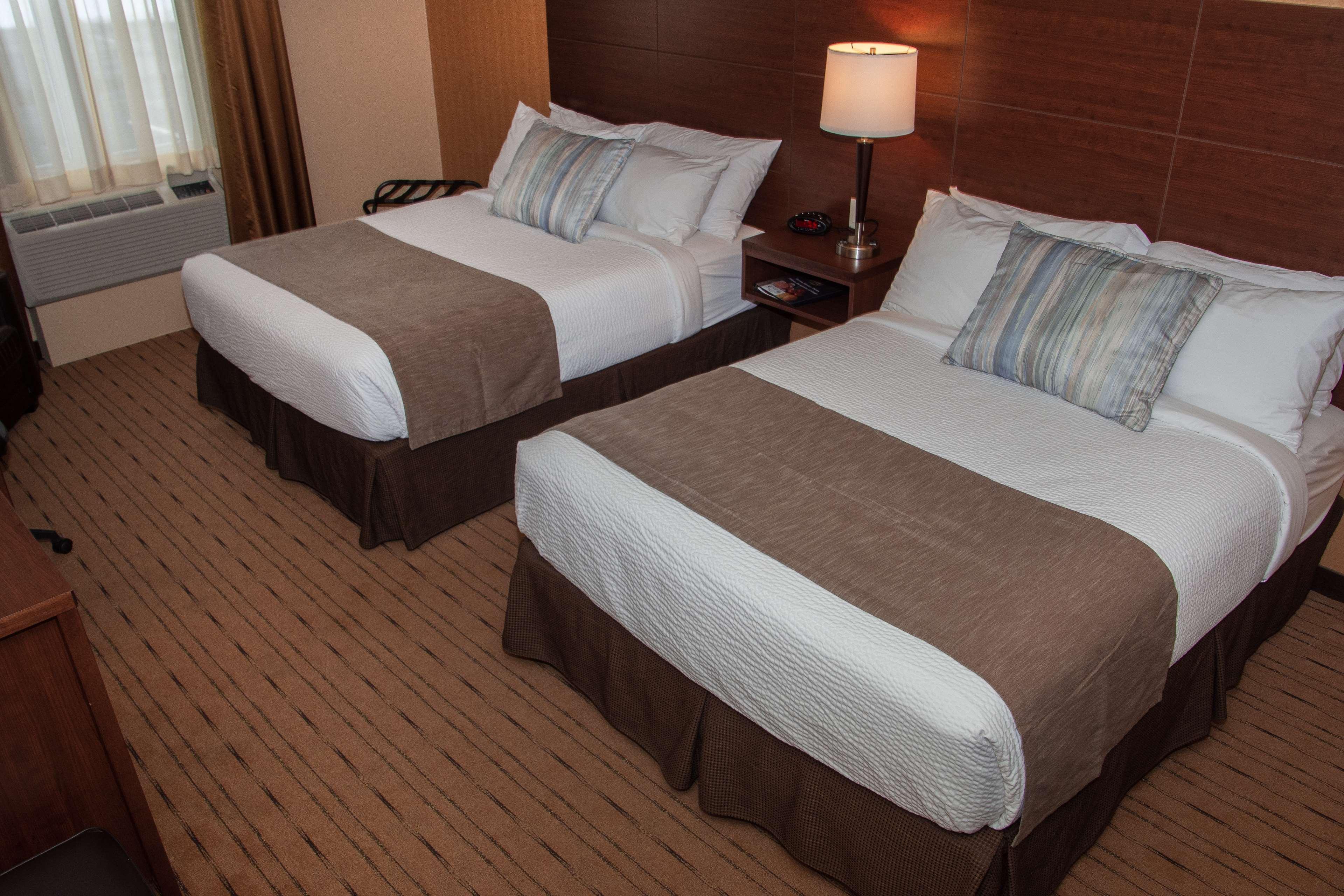 Best Western Plus, Bathurst Hotel & Suites Buitenkant foto