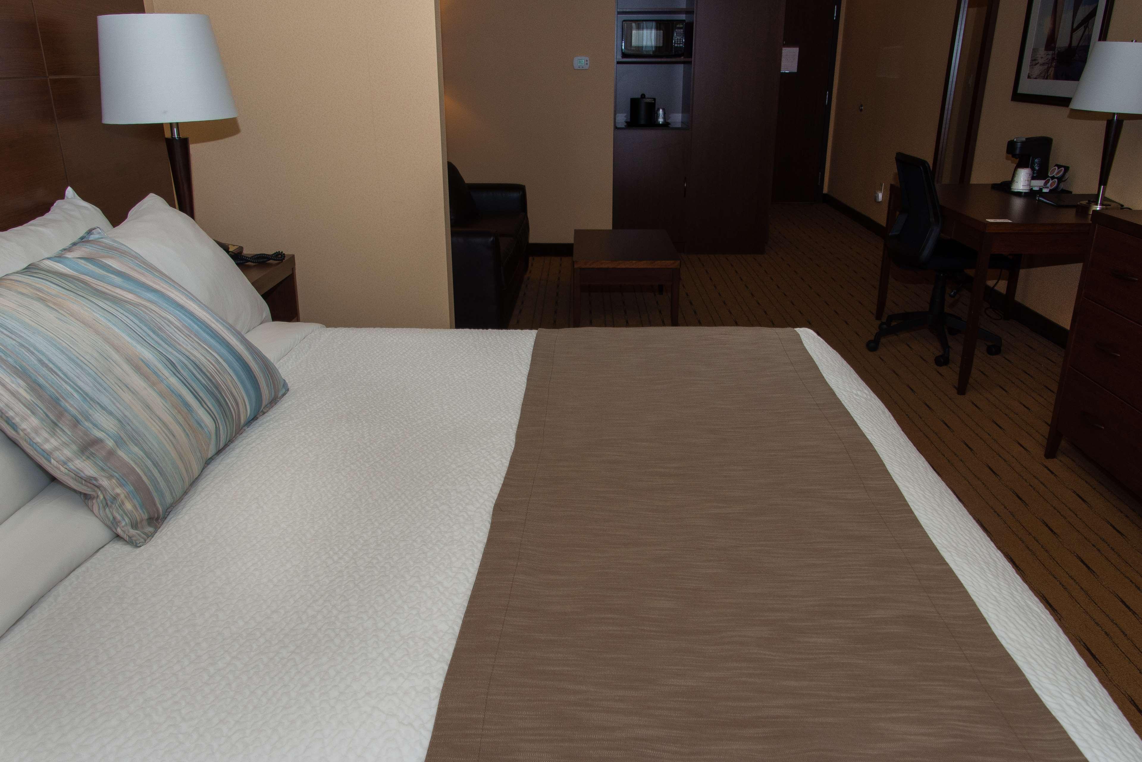 Best Western Plus, Bathurst Hotel & Suites Buitenkant foto